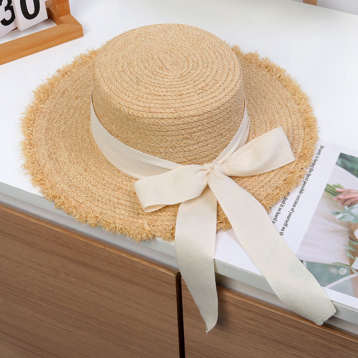 Flat-Top Raffia Hat with Clean Lines and Timeless Appeal