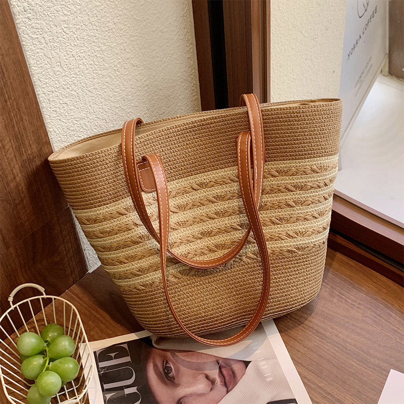 Lightweight Woven Straw Tote for Everyday Carry and Beach Escapes