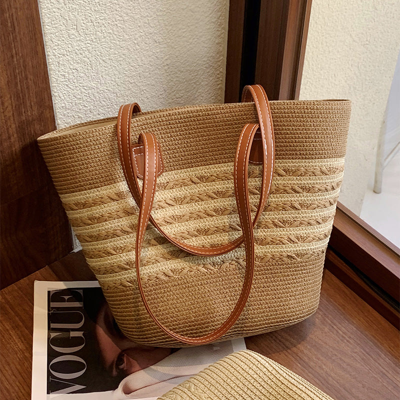 Lightweight Woven Straw Tote for Everyday Carry and Beach Escapes